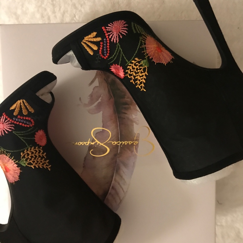 🌺🌸🌼Jessica Simpson Mesh Booties - Picture 5 of 8